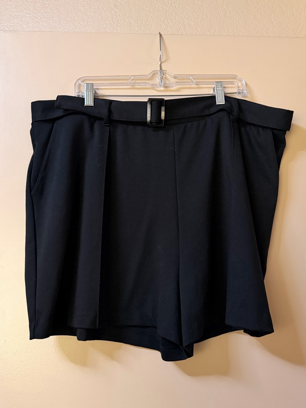 H&M Black High-Rise Pleated Short with Belt